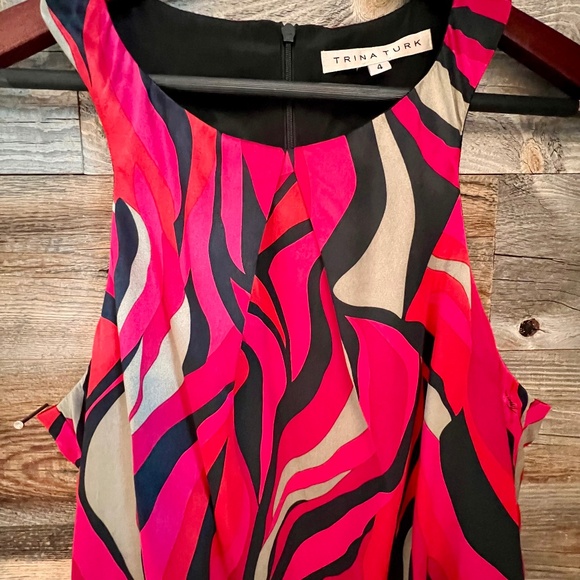 Chic, Flattering TRINA TURK Vibrant Multi-color Dress - Picture 3 of 7